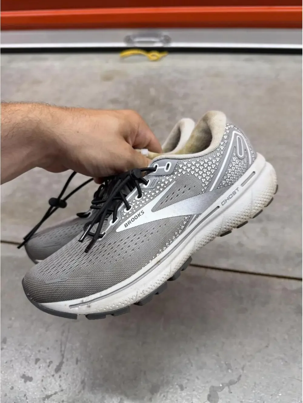 brooks ghost 14 grey and white running shoes size 6.5 WOMENS / NO INSOLE